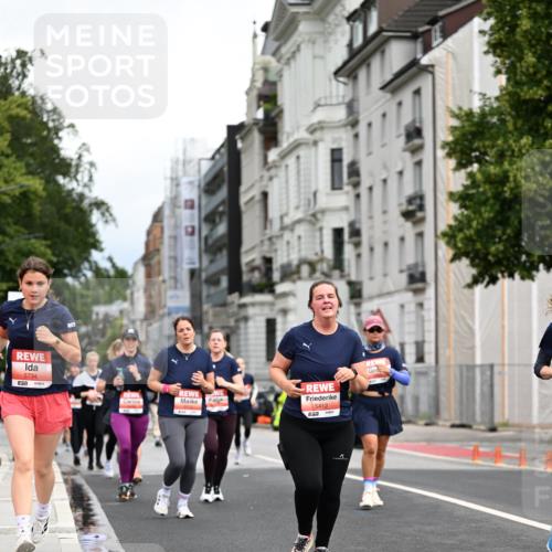 14.06.2026 - REWE Women's Run Dr. Thomas Lammeyer http://msf.ph/oto/9784452 14.06.2026 10:53:50 Laufen 5734, 5412 meine-sportfotos.de