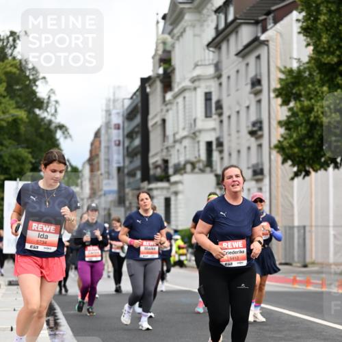 14.06.2026 - REWE Women's Run Dr. Thomas Lammeyer http://msf.ph/oto/9784464 14.06.2026 10:53:50 Laufen 5734, 5412 meine-sportfotos.de