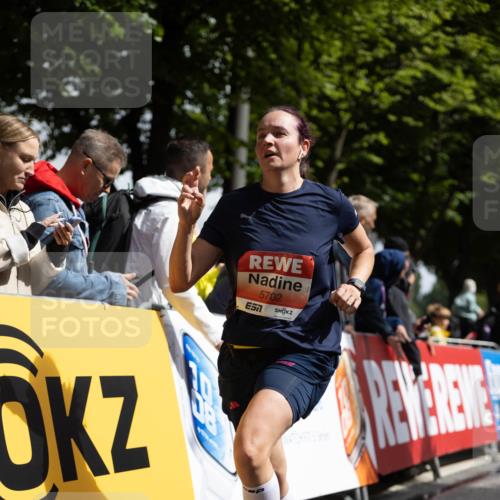 14.06.2026 - REWE Women's Run Michael Strokosch http://msf.ph/oto/9784761 14.06.2026 10:55:44 Laufen 5702 meine-sportfotos.de