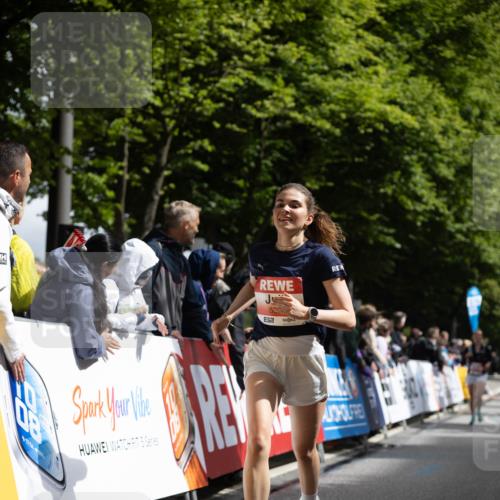 14.06.2026 - REWE Women's Run Michael Strokosch http://msf.ph/oto/9784772 14.06.2026 10:55:46 Laufen 5, 5000 meine-sportfotos.de
