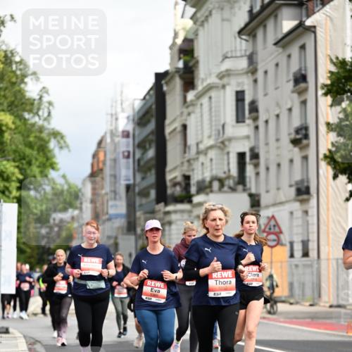 14.06.2026 - REWE Women's Run Dr. Thomas Lammeyer http://msf.ph/oto/9784806 14.06.2026 10:54:15 Laufen 5369, 5232, 571 meine-sportfotos.de