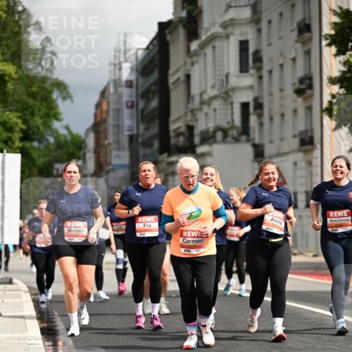 14.06.2026 - REWE Women's Run Dr. Thomas Lammeyer http://msf.ph/oto/9785099 14.06.2026 10:54:52 Laufen 5925, 5544, 5600, 5825, 5947 meine-sportfotos.de