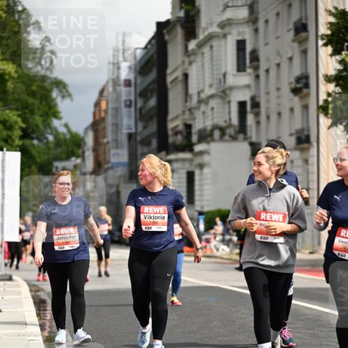 14.06.2026 - REWE Women's Run Dr. Thomas Lammeyer http://msf.ph/oto/9785149 14.06.2026 10:54:57 Laufen 5787, 57, 5788, 7, 57, 51 meine-sportfotos.de