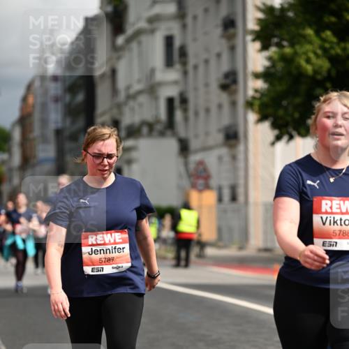 14.06.2026 - REWE Women's Run Dr. Thomas Lammeyer http://msf.ph/oto/9785168 14.06.2026 10:55:01 Laufen 5787, 5788, 7 meine-sportfotos.de