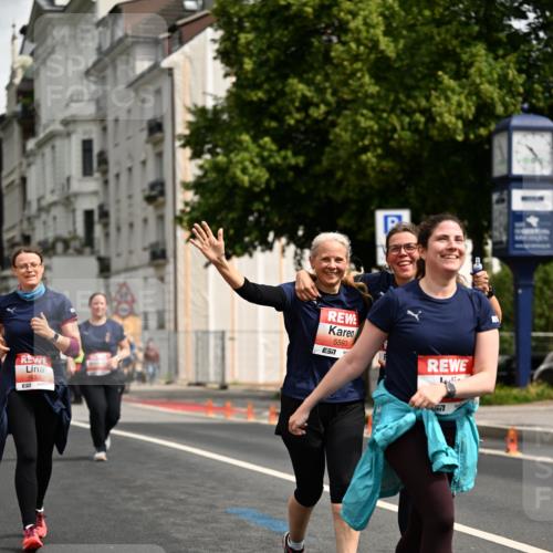 14.06.2026 - REWE Women's Run Dr. Thomas Lammeyer http://msf.ph/oto/9785216 14.06.2026 10:55:09 Laufen 5533, 5593 meine-sportfotos.de