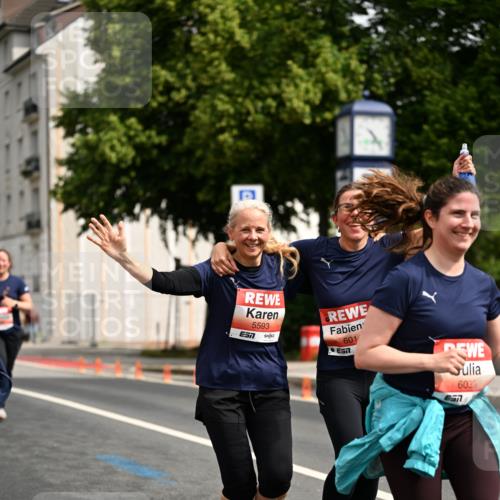 14.06.2026 - REWE Women's Run Dr. Thomas Lammeyer http://msf.ph/oto/9785221 14.06.2026 10:55:10 Laufen 5593, 601, 6039 meine-sportfotos.de