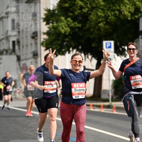 14.06.2026 - REWE Women's Run Dr. Thomas Lammeyer http://msf.ph/oto/9785256 14.06.2026 10:55:15 Laufen 653, 5854, 51, 5406, 57 meine-sportfotos.de