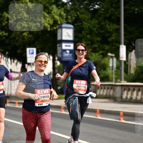 14.06.2026 - REWE Women's Run Dr. Thomas Lammeyer http://msf.ph/oto/9785262 14.06.2026 10:55:16 Laufen 5854, 5406, 3517 meine-sportfotos.de