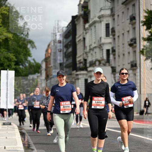 14.06.2026 - REWE Women's Run Dr. Thomas Lammeyer http://msf.ph/oto/9785289 14.06.2026 10:55:21 Laufen 5717, 7, 5342, 57, 657 meine-sportfotos.de