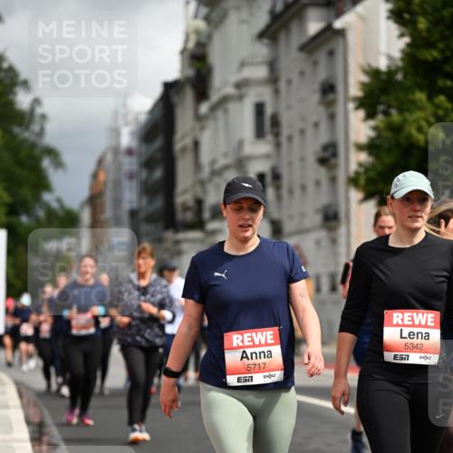 14.06.2026 - REWE Women's Run Dr. Thomas Lammeyer http://msf.ph/oto/9785307 14.06.2026 10:55:23 Laufen 5717, 5342 meine-sportfotos.de