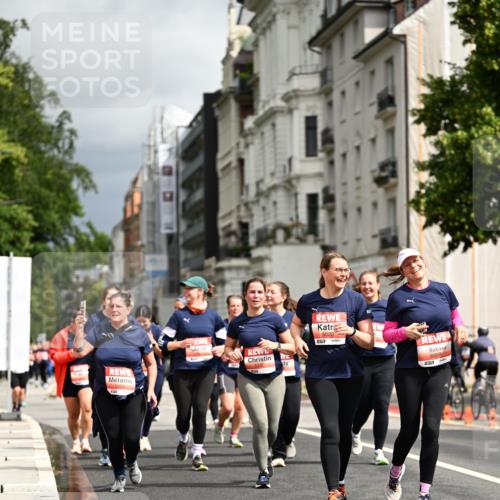 14.06.2026 - REWE Women's Run Dr. Thomas Lammeyer http://msf.ph/oto/9785415 14.06.2026 10:55:41 Laufen 6022, 6068 meine-sportfotos.de