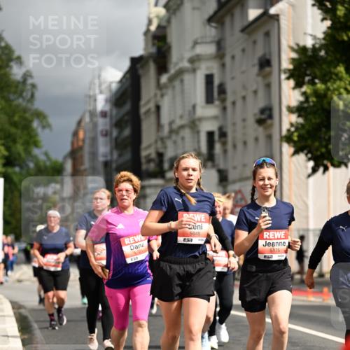 14.06.2026 - REWE Women's Run Dr. Thomas Lammeyer http://msf.ph/oto/9785448 14.06.2026 10:55:50 Laufen 5120, 57, 5949, 57, 5175 meine-sportfotos.de