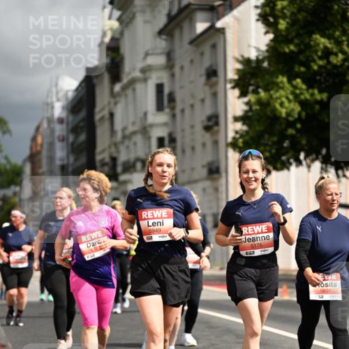 14.06.2026 - REWE Women's Run Dr. Thomas Lammeyer http://msf.ph/oto/9785451 14.06.2026 10:55:50 Laufen 5949, 657, 5175, 7, 5831, 50 meine-sportfotos.de