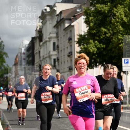 14.06.2026 - REWE Women's Run Dr. Thomas Lammeyer http://msf.ph/oto/9785470 14.06.2026 10:55:53 Laufen 5617, 5120, 7, 551, 5698 meine-sportfotos.de