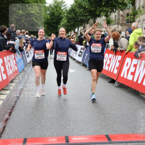 14.06.2026 - REWE Women's Run Strokosch-Dieckow http://msf.ph/oto/9785549 14.06.2026 10:04:04 Ziel 10011, 10013, 10301, 10368, 10441, 10603, 10996, 11080 meine-sportfotos.de