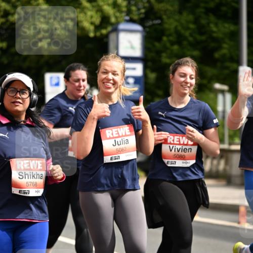 14.06.2026 - REWE Women's Run Dr. Thomas Lammeyer http://msf.ph/oto/9785645 14.06.2026 10:56:17 Laufen 5768, 5082, 7, 5080, 7 meine-sportfotos.de