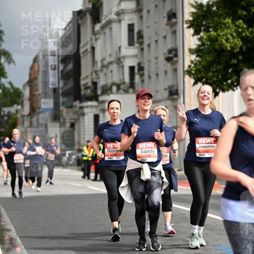 14.06.2026 - REWE Women's Run Dr. Thomas Lammeyer http://msf.ph/oto/9785699 14.06.2026 10:56:29 Laufen 5124, 7, 5126, 7, 5127, 7 meine-sportfotos.de