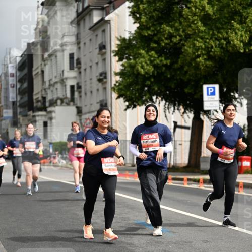 14.06.2026 - REWE Women's Run Dr. Thomas Lammeyer http://msf.ph/oto/9785742 14.06.2026 10:56:38 Laufen 5215, 5159 meine-sportfotos.de