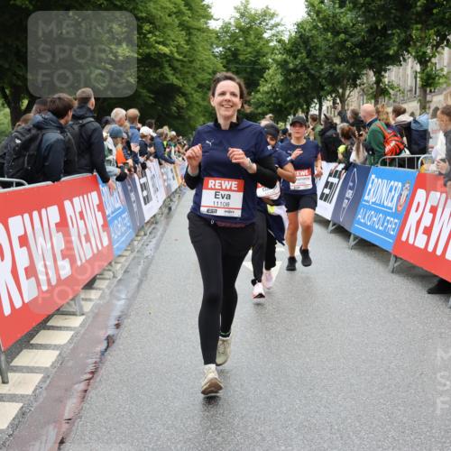 14.06.2026 - REWE Women's Run Strokosch-Dieckow http://msf.ph/oto/9785760 14.06.2026 10:04:18 Ziel 10227, 10276, 10335, 10448, 10476, 10554, 10974, 11037, 11108, 11279, 11333, 11338, 11534 meine-sportfotos.de