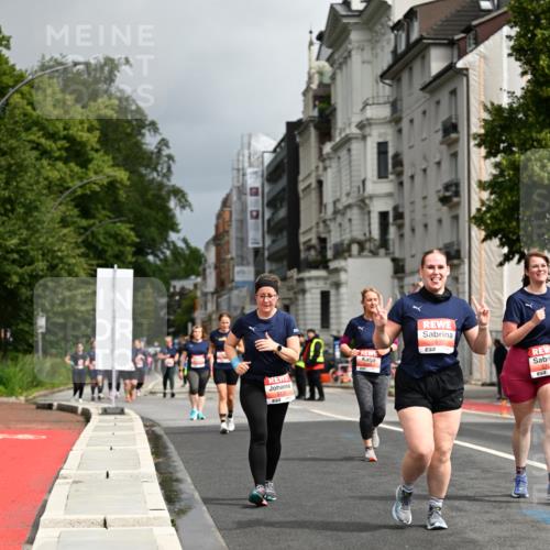 14.06.2026 - REWE Women's Run Dr. Thomas Lammeyer http://msf.ph/oto/9785767 14.06.2026 10:56:41 Laufen 572, 57, 510 meine-sportfotos.de