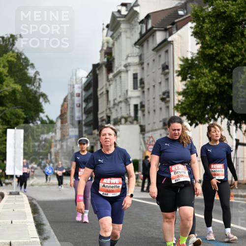 14.06.2026 - REWE Women's Run Dr. Thomas Lammeyer http://msf.ph/oto/9785934 14.06.2026 10:57:01 Laufen 5325, 5256, 57, 5089 meine-sportfotos.de