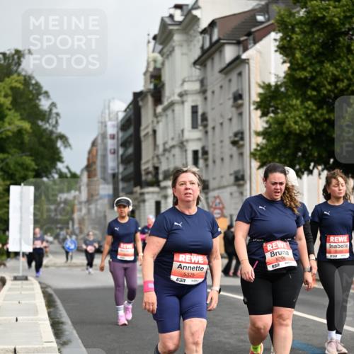 14.06.2026 - REWE Women's Run Dr. Thomas Lammeyer http://msf.ph/oto/9785938 14.06.2026 10:57:02 Laufen 5325, 7, 5256, 57, 5089 meine-sportfotos.de