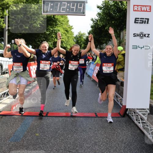 14.06.2026 - REWE Women's Run Strokosch-Dieckow http://msf.ph/oto/9787101 14.06.2026 10:13:06 Ziel 10125, 10145, 10146, 10147, 10148, 10408, 10537, 10571, 10587, 10916 meine-sportfotos.de