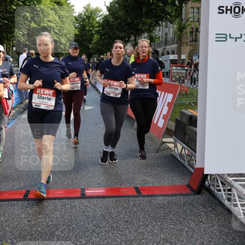 14.06.2026 - REWE Women's Run Strokosch-Dieckow http://msf.ph/oto/9787126 14.06.2026 10:13:16 Ziel 10283, 10362, 10502, 10537, 10571, 10695, 11113, 11143, 11166, 11340, 11348, 11420, 11437 meine-sportfotos.de