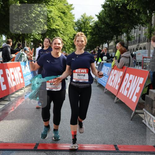 14.06.2026 - REWE Women's Run Strokosch-Dieckow http://msf.ph/oto/9787361 14.06.2026 10:15:29 Ziel 10523, 10577, 10758, 11120, 11151, 11398, 11430 meine-sportfotos.de