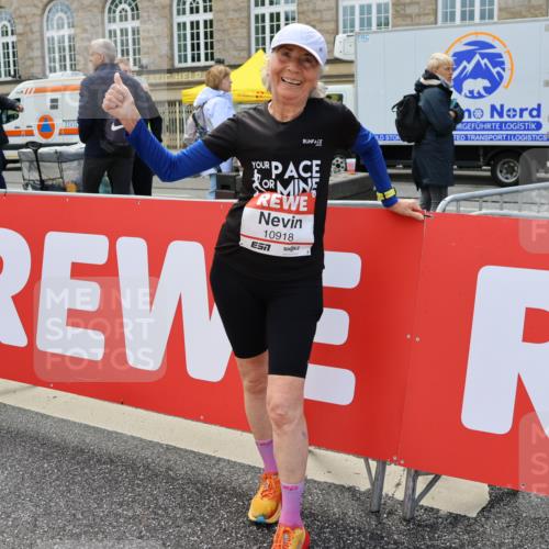 14.06.2026 - REWE Women's Run Strokosch-Dieckow http://msf.ph/oto/9787975 14.06.2026 10:23:37 Ziel 10457 meine-sportfotos.de