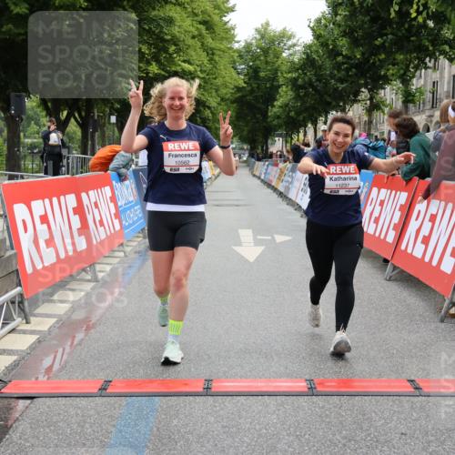 14.06.2026 - REWE Women's Run Strokosch-Dieckow http://msf.ph/oto/9788071 14.06.2026 10:25:55 Ziel 10381, 10459, 10562, 11237 meine-sportfotos.de
