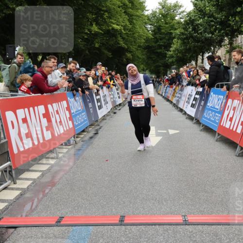 14.06.2026 - REWE Women's Run Strokosch-Dieckow http://msf.ph/oto/9788223 14.06.2026 10:37:42 Ziel 10176 meine-sportfotos.de