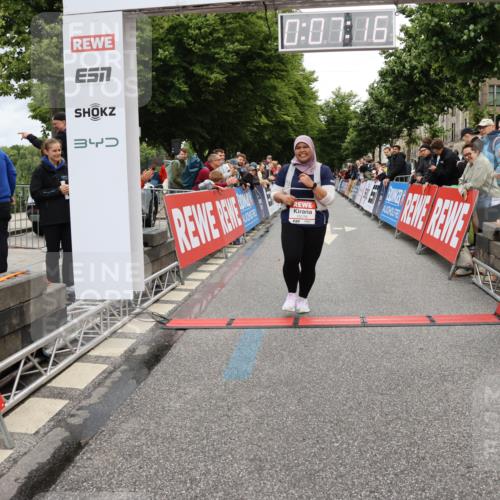 14.06.2026 - REWE Women's Run Strokosch-Dieckow http://msf.ph/oto/9788231 14.06.2026 10:37:45 Ziel 10176 meine-sportfotos.de