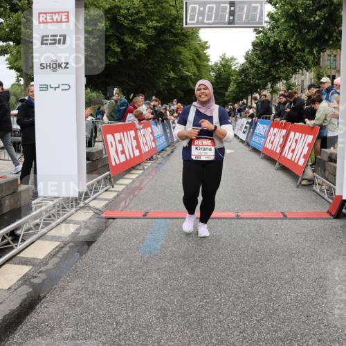 14.06.2026 - REWE Women's Run Strokosch-Dieckow http://msf.ph/oto/9788242 14.06.2026 10:37:46 Ziel 10176 meine-sportfotos.de