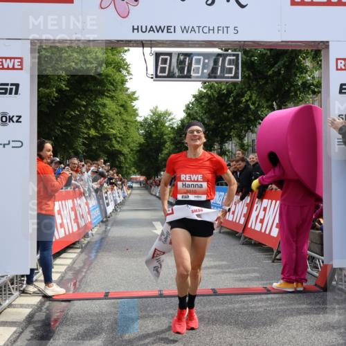 14.06.2026 - REWE Women's Run Strokosch-Dieckow http://msf.ph/oto/9788254 14.06.2026 10:48:44 Ziel 5910 meine-sportfotos.de