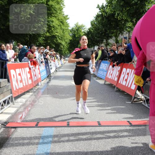 14.06.2026 - REWE Women's Run Strokosch-Dieckow http://msf.ph/oto/9788392 14.06.2026 10:51:31 Ziel 5263, 6049 meine-sportfotos.de