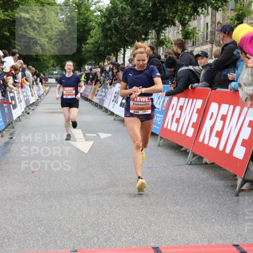 14.06.2026 - REWE Women's Run Strokosch-Dieckow http://msf.ph/oto/9788397 14.06.2026 10:52:00 Ziel 5093, 5982 meine-sportfotos.de