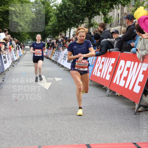 14.06.2026 - REWE Women's Run Strokosch-Dieckow http://msf.ph/oto/9788398 14.06.2026 10:52:00 Ziel 5093, 5982 meine-sportfotos.de