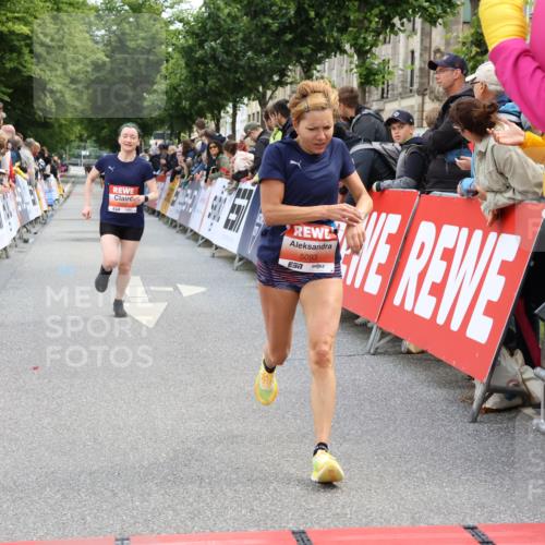 14.06.2026 - REWE Women's Run Strokosch-Dieckow http://msf.ph/oto/9788402 14.06.2026 10:52:01 Ziel 5093, 5982 meine-sportfotos.de