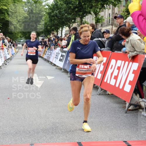 14.06.2026 - REWE Women's Run Strokosch-Dieckow http://msf.ph/oto/9788403 14.06.2026 10:52:01 Ziel 5093, 5982 meine-sportfotos.de