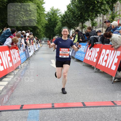 14.06.2026 - REWE Women's Run Strokosch-Dieckow http://msf.ph/oto/9788407 14.06.2026 10:52:02 Ziel 5093, 5982, 5995 meine-sportfotos.de