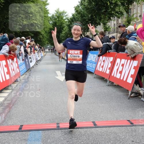 14.06.2026 - REWE Women's Run Strokosch-Dieckow http://msf.ph/oto/9788411 14.06.2026 10:52:02 Ziel 5093, 5982, 5995 meine-sportfotos.de