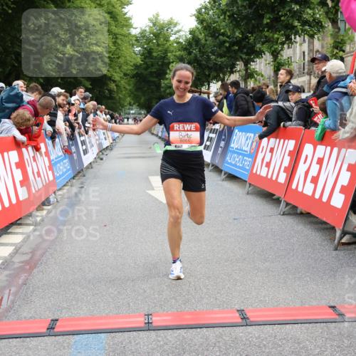 14.06.2026 - REWE Women's Run Strokosch-Dieckow http://msf.ph/oto/9788427 14.06.2026 10:52:20 Ziel 6051 meine-sportfotos.de