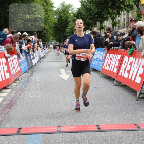 14.06.2026 - REWE Women's Run Strokosch-Dieckow http://msf.ph/oto/9788431 14.06.2026 10:52:37 Ziel 5458, 5682 meine-sportfotos.de