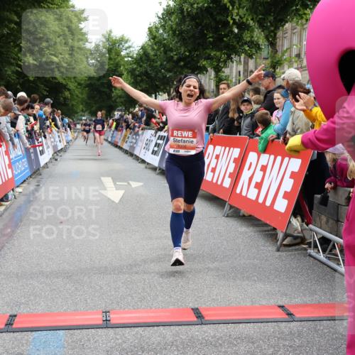 14.06.2026 - REWE Women's Run Strokosch-Dieckow http://msf.ph/oto/9788464 14.06.2026 10:53:10 Ziel 5306, 5990 meine-sportfotos.de
