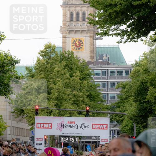 14.06.2026 - REWE Women's Run Michael Strokosch http://msf.ph/oto/9788479 14.06.2026 10:58:29 Laufen 5, 0, 27, 57 meine-sportfotos.de