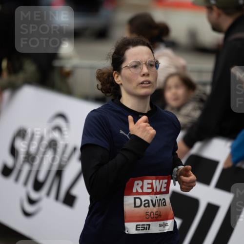 14.06.2026 - REWE Women's Run Michael Strokosch http://msf.ph/oto/9788518 14.06.2026 11:00:59 Laufen 5054 meine-sportfotos.de