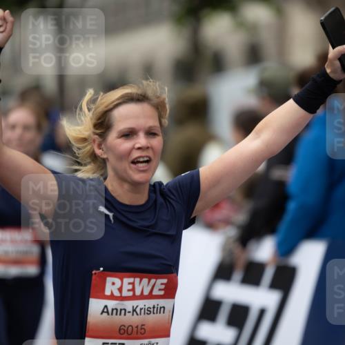 14.06.2026 - REWE Women's Run Michael Strokosch http://msf.ph/oto/9788546 14.06.2026 11:01:55 Laufen 6015, 41 meine-sportfotos.de