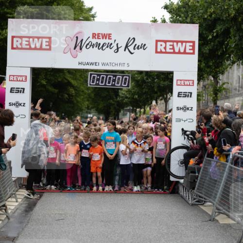 14.06.2026 - REWE Women's Run Michael Strokosch http://msf.ph/oto/9788610 14.06.2026 11:29:59 Laufen 5, 0, 00, 00, 9000, 34 meine-sportfotos.de
