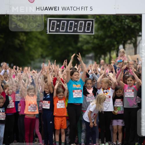 14.06.2026 - REWE Women's Run Michael Strokosch http://msf.ph/oto/9788616 14.06.2026 11:30:12 Laufen 163, 275, 5, 0, 00, 00, 350, 354, 220, 193 meine-sportfotos.de